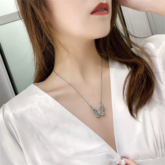 Silver Tone Beautiful Butterfly Necklace - Picture 2 of 5